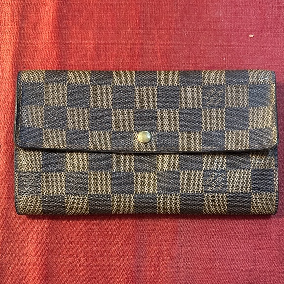 Louis Vuitton Brown and Black Checkered Wallet☀️